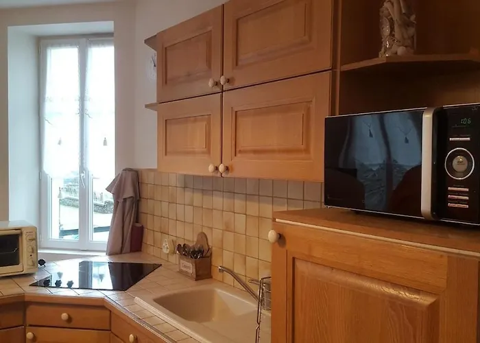 Ker Mary Lumineux 50 Metres De La * بورنيك