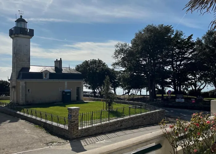 Ker Mary Lumineux 50 Metres De La * بورنيك